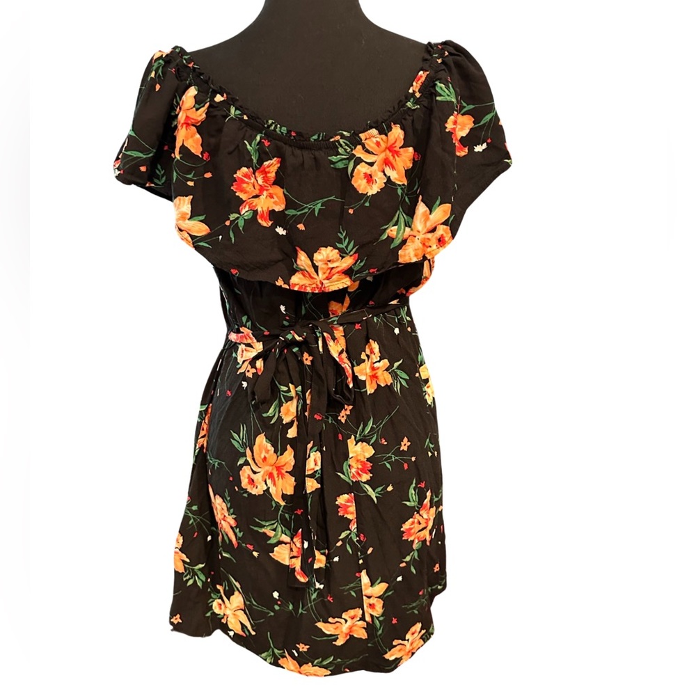 Forever 21 Floral summer off the shoulder dress with waist strap
